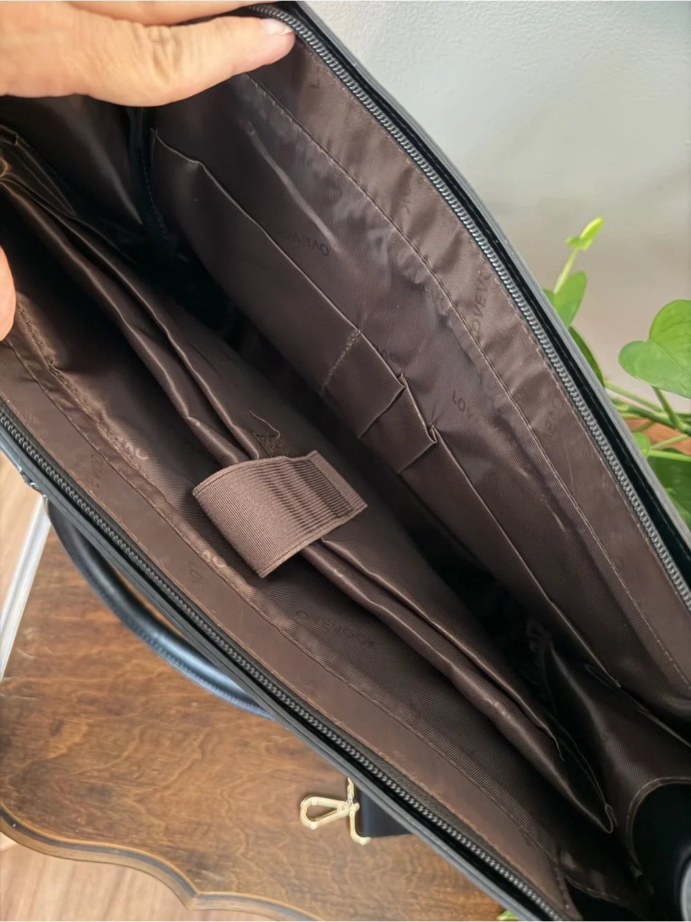 Loveook Black Laptop Tote with Detachable Strap and Wristlet